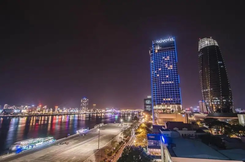ROLEX HOTEL