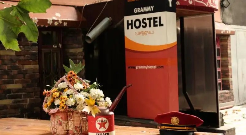 GRAMMY HOSTEL