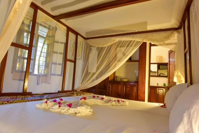 MANGROVE LODGE