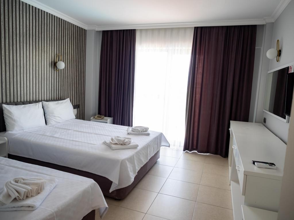 PERA AURA RESORT HOTEL (EX. AURA RESORT HOTEL)
