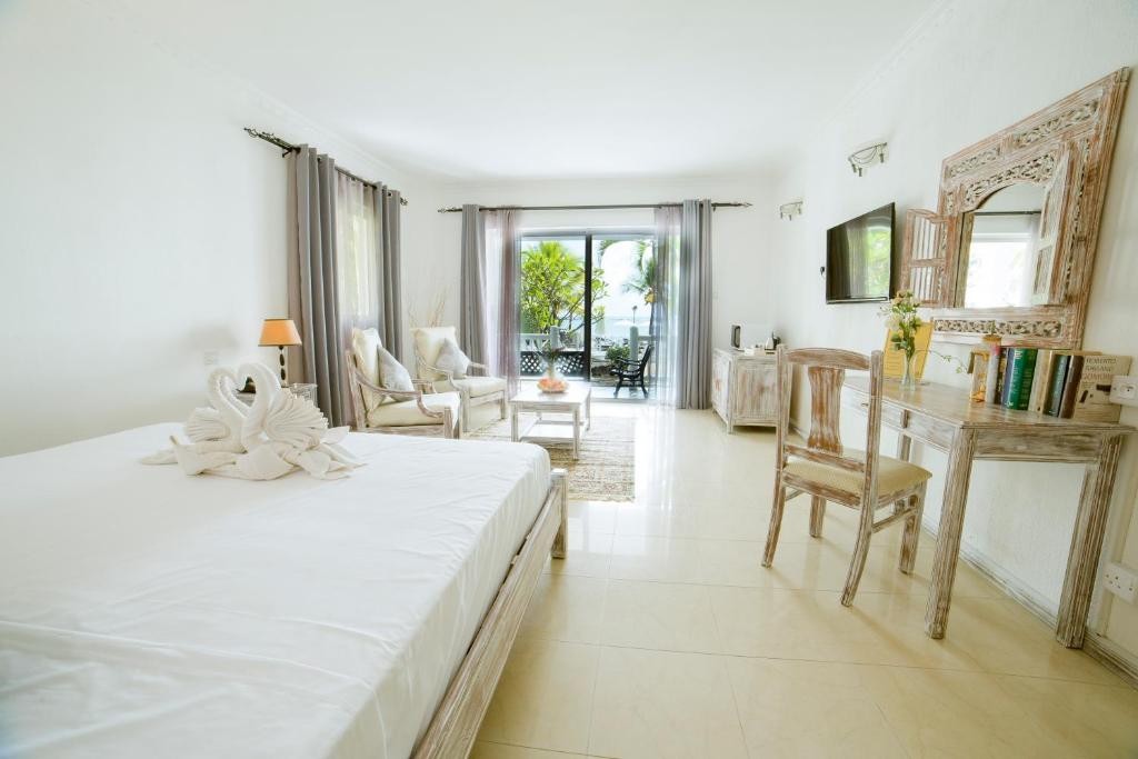 HIBISCUS BEACH RESORT & SPA