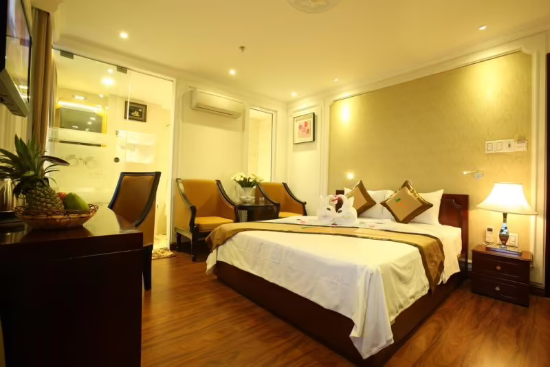 ORANGE HOTEL