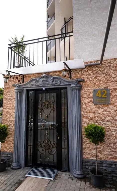 BLOSSOM INN  (EX. NOVO HOTEL & RESIDENCE)