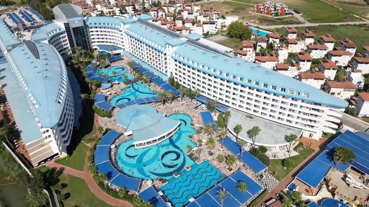 CRYSTAL ADMIRAL AQUA COLLECTION (EX. CRYSTAL ADMIRAL RESORT SUITES & SPA)