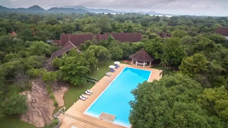 OCCIDENTAL PARADISE DAMBULLA