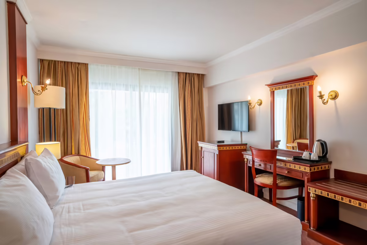 AZAL PYRAMIDS HOTEL
