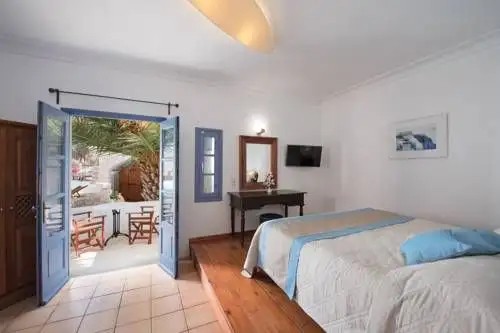 MELTEMI LUXURY SUITES