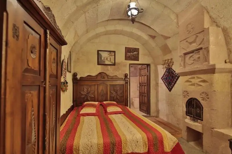 TRAVEL INN CAVE HOTEL