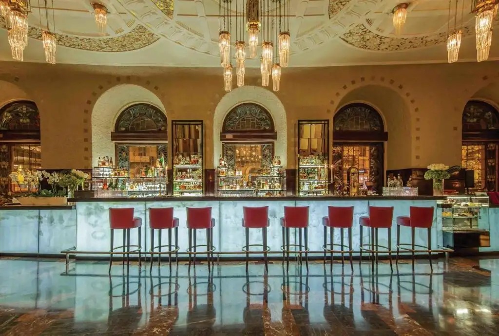 GRAND HOTEL EUROPE (ГРАНД ОТЕЛЬ ЕВРОПА)