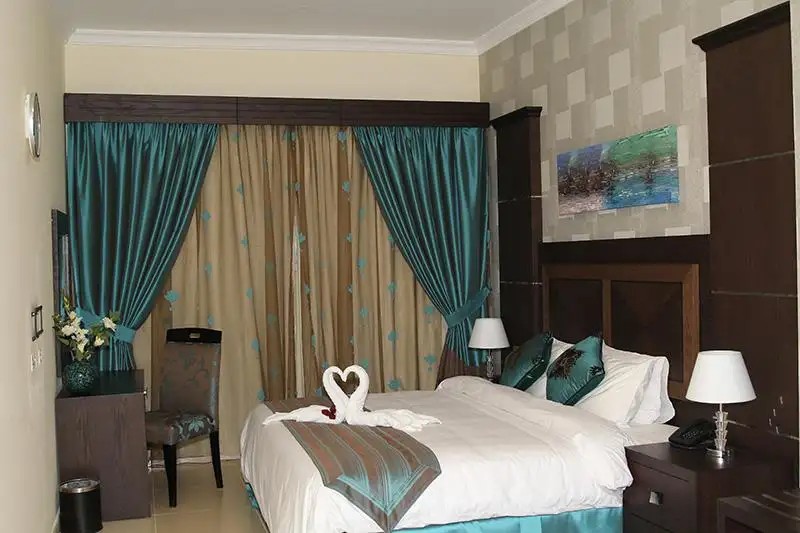 IVORY GRAND HOTEL APT
