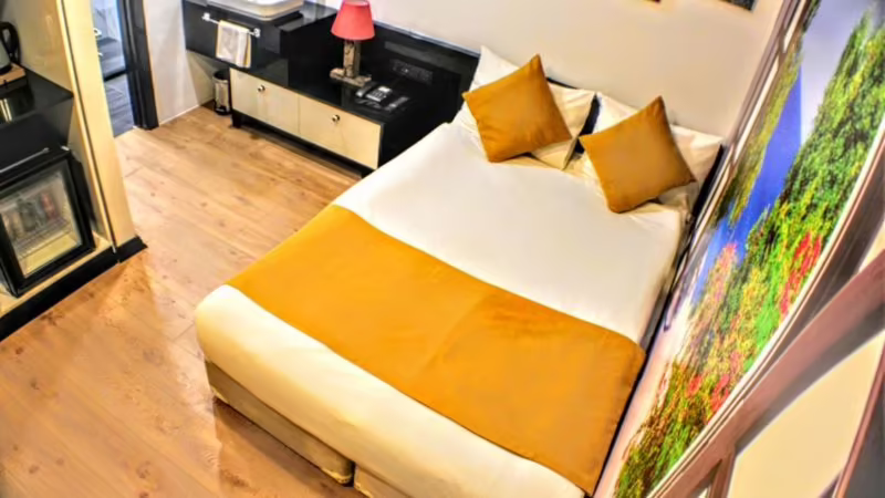 VVR HOTEL