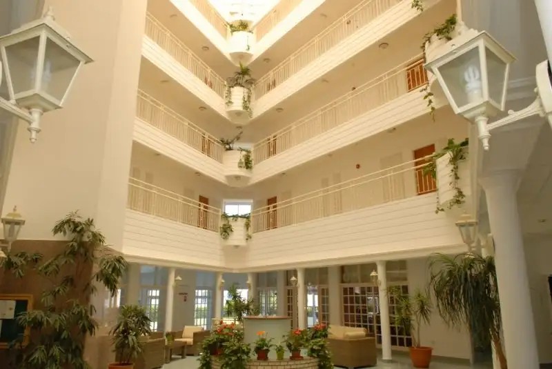 MAISTRALI PROTARAS APART