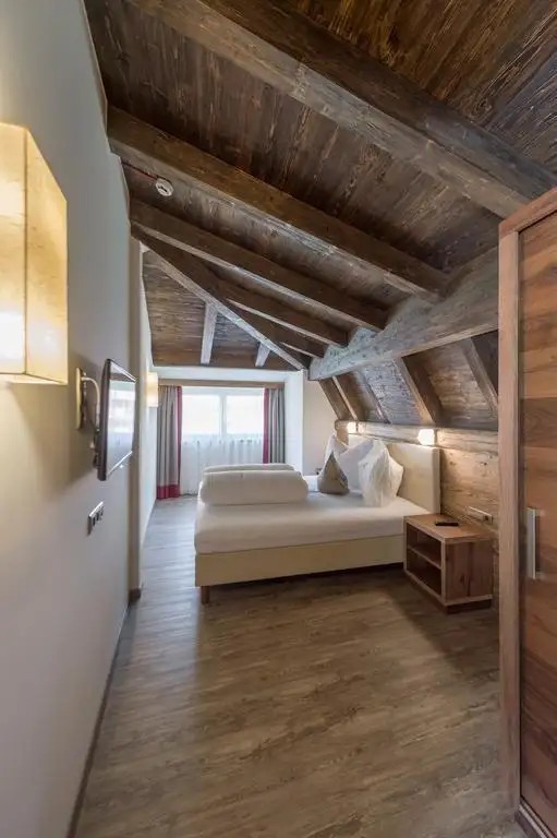 REGINAS ALPENLODGE APT