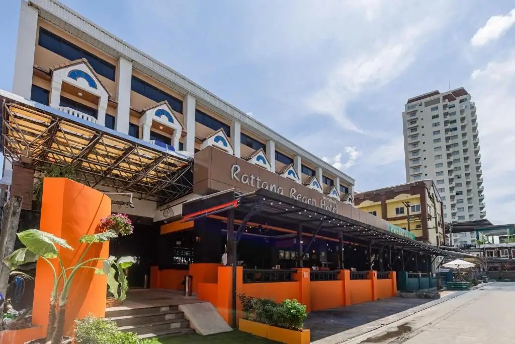 RATTANA BEACH HOTEL