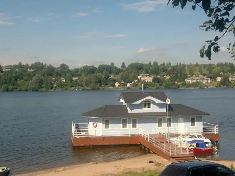 ДОМ НА ВОДЕ