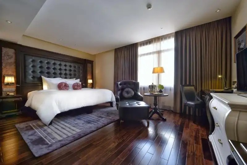PARADISE SUITES HOTEL