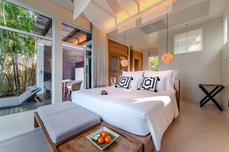 beachfront pool suite