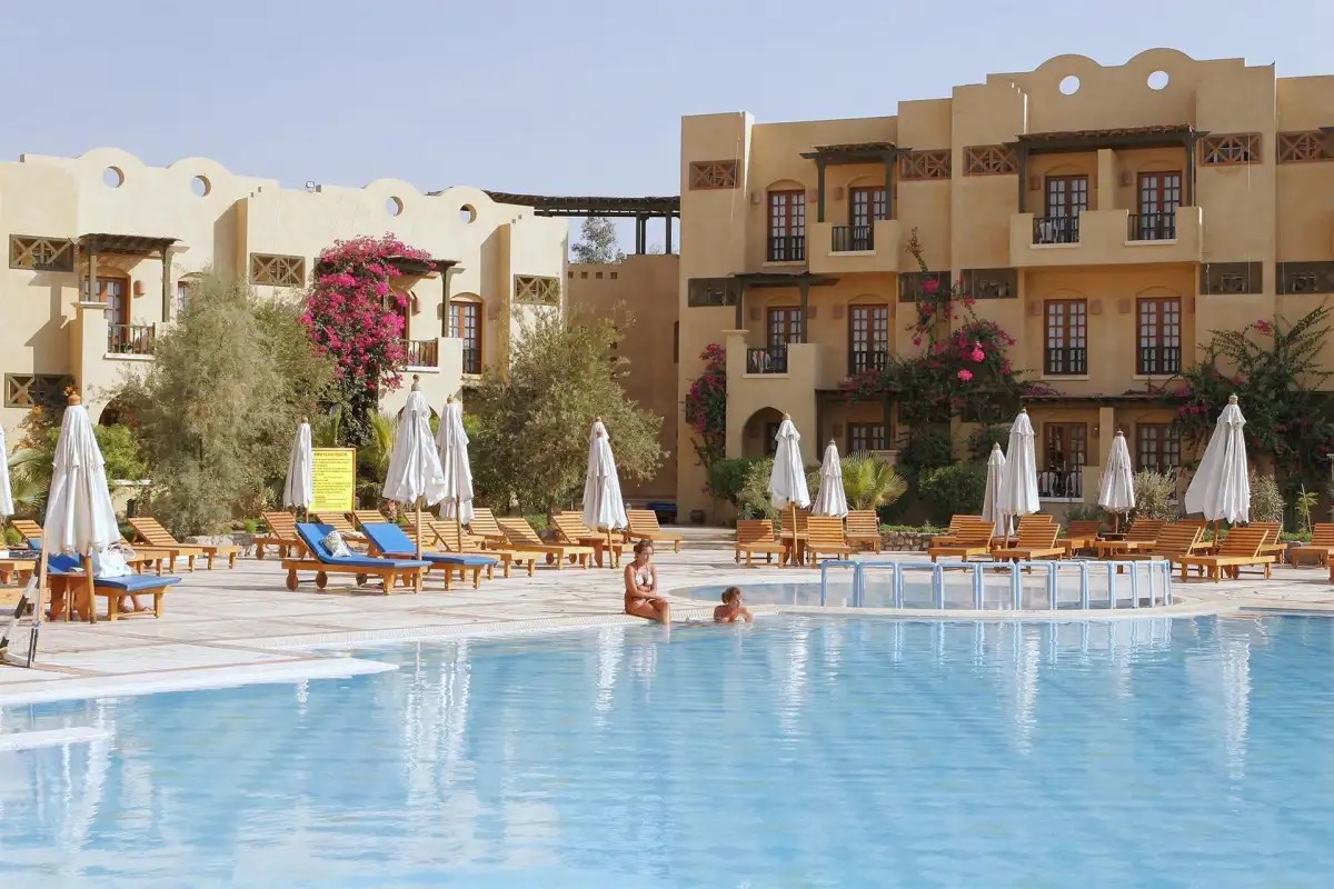 THE THREE CORNERS RIHANA INN