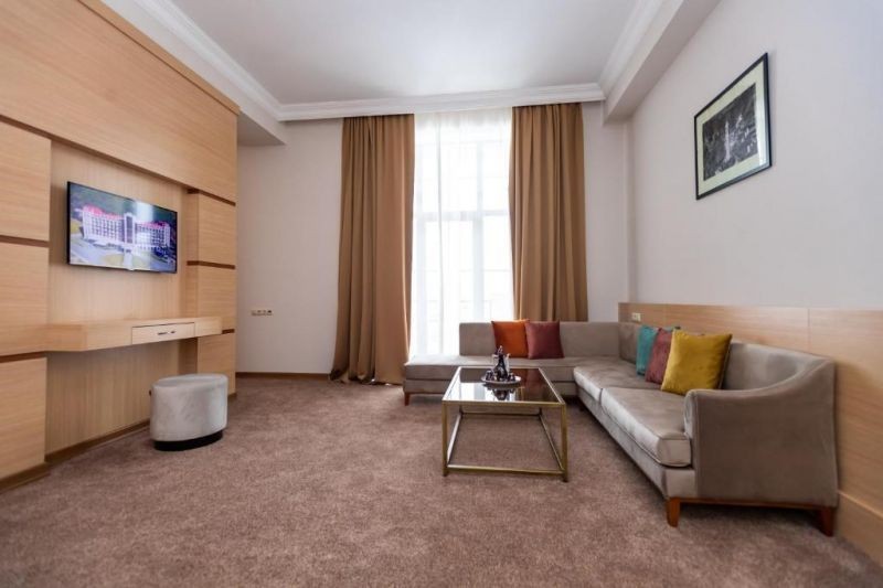 deluxe suite with balcony