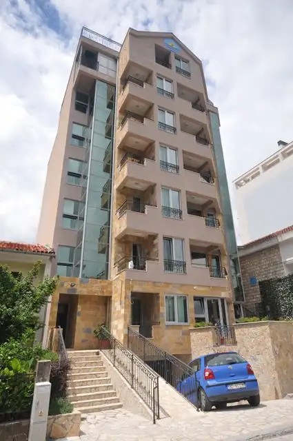 LUX M APARTMENTS