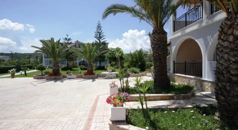 SOFIA-YIOTA STUDIOS & APARTMENTS