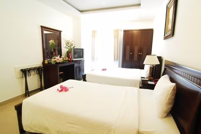 AMBASSADOR SAIGON HOTEL (EX. FAMILY INN SAIGON)