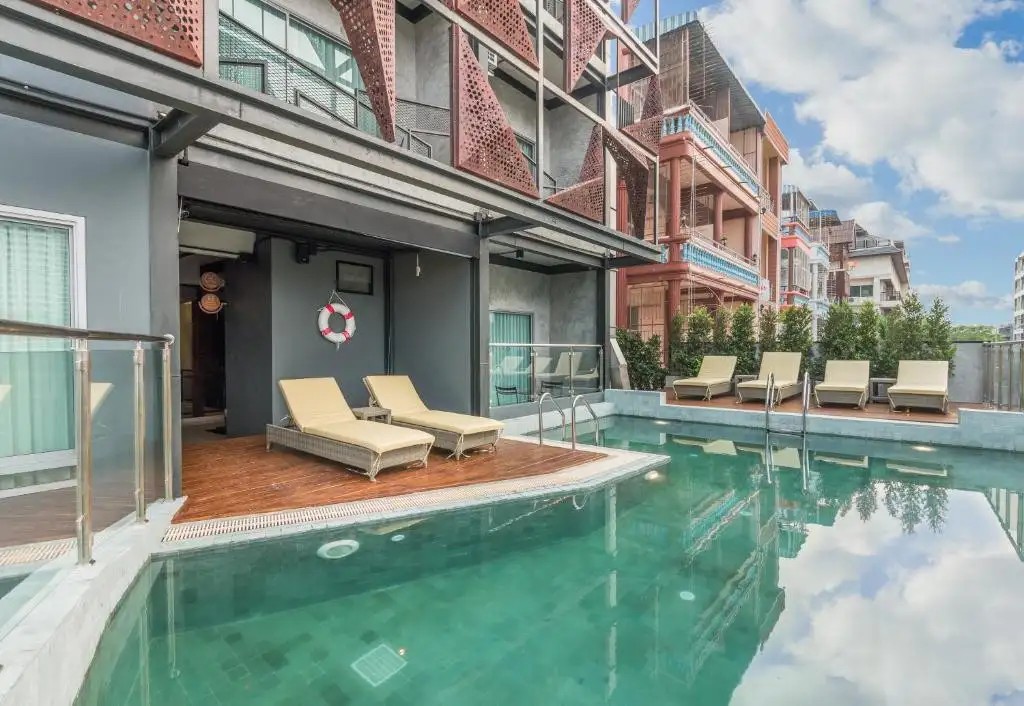 SEA CREST BY JOMTIEN