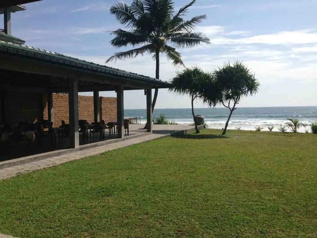THE BEACH CABANAS RETREAT & SPA