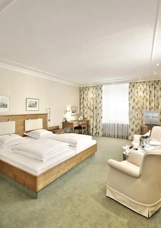 BAYERISCHER HOF IN LINDAU