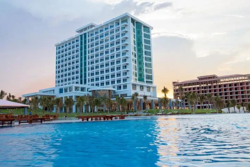 GOLDEN PEAK RESORT & SPA CAM RANH