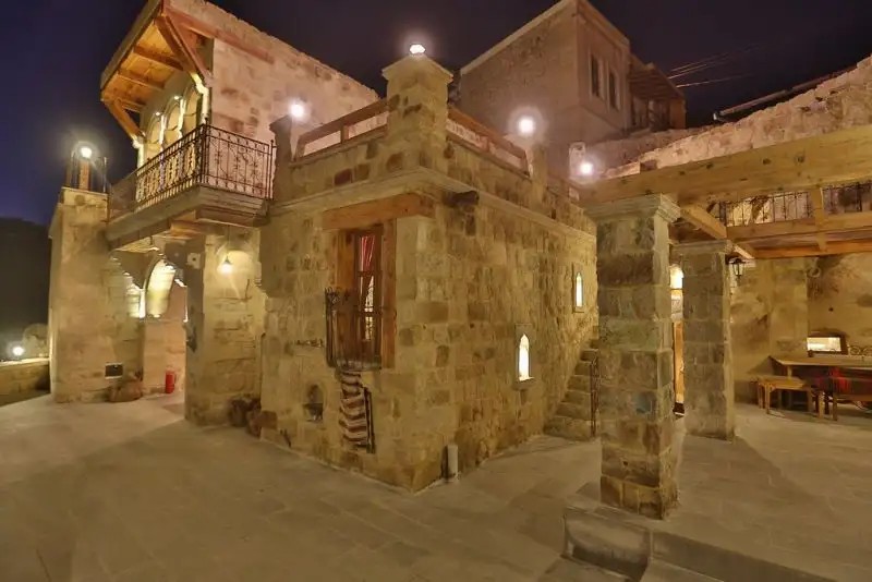 ABU HAYAT CAVE SUITES