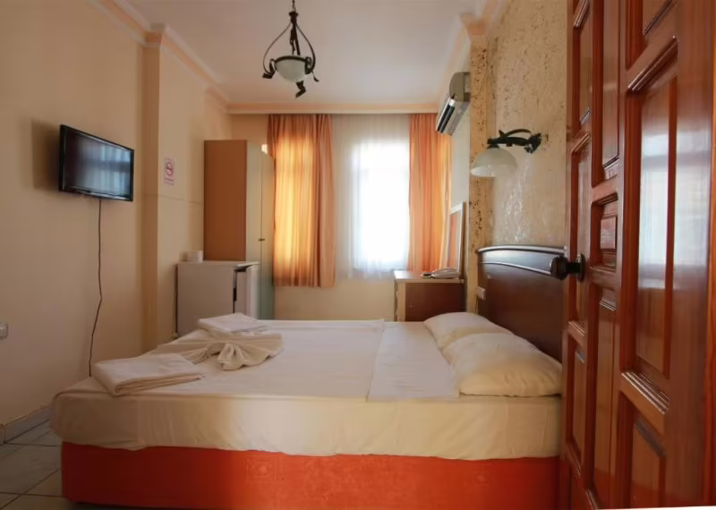 ELEGANT BARONESSA APART HOTEL