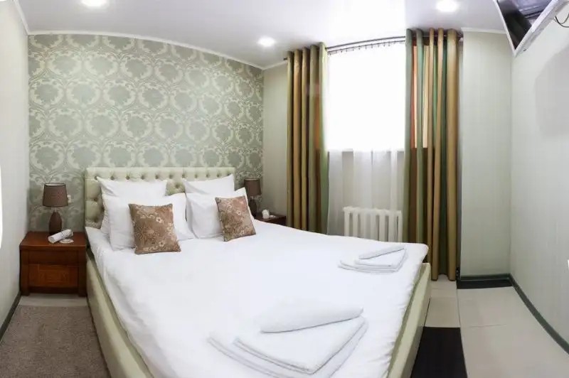 EXPRESS HOTEL