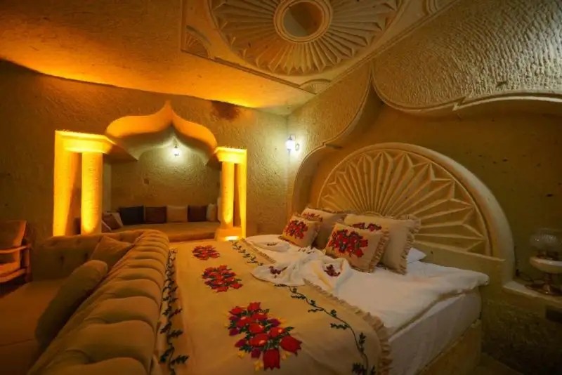 SERENUS CAVE SUITES