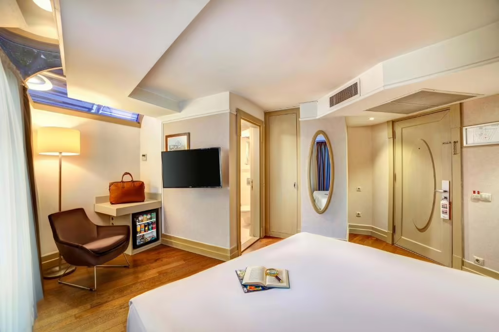 FAROS HOTEL OLD CITY