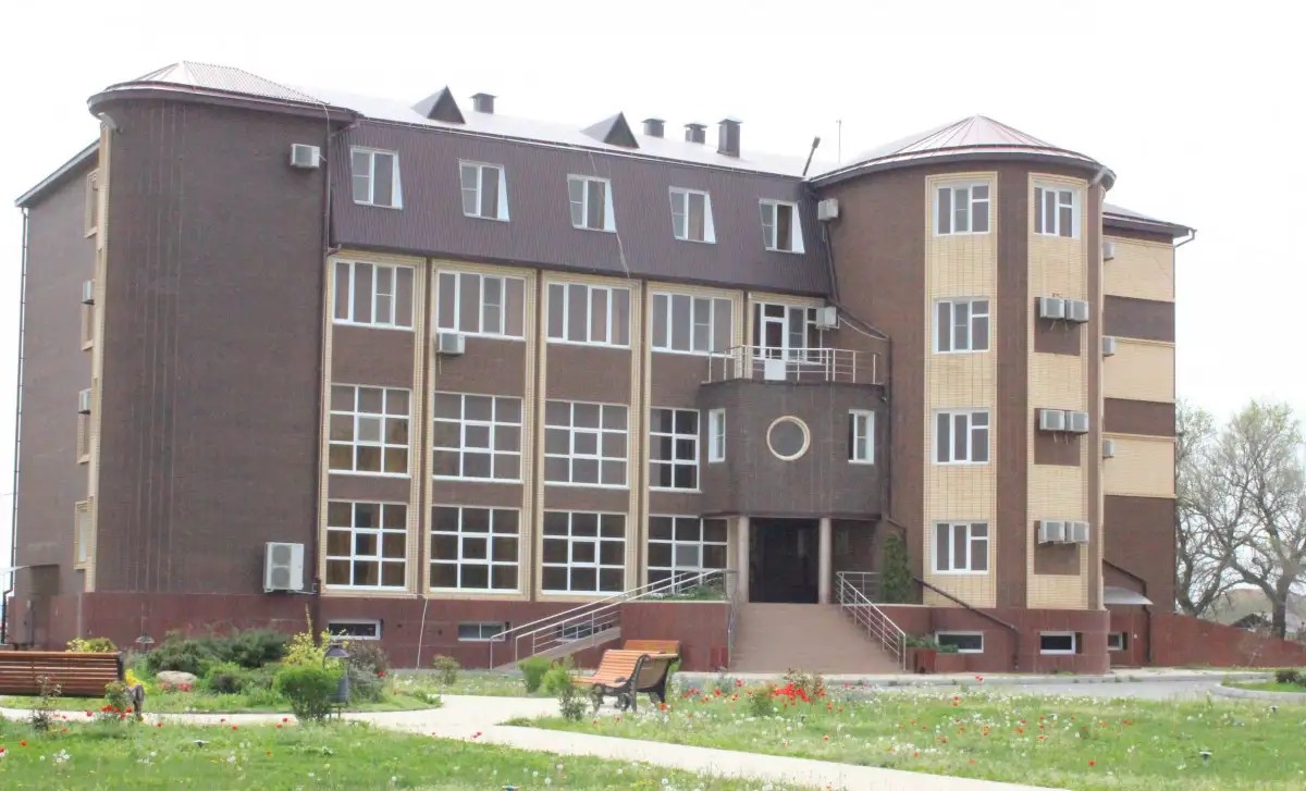 SHE HOTEL (ШИ ОТЕЛЬ)