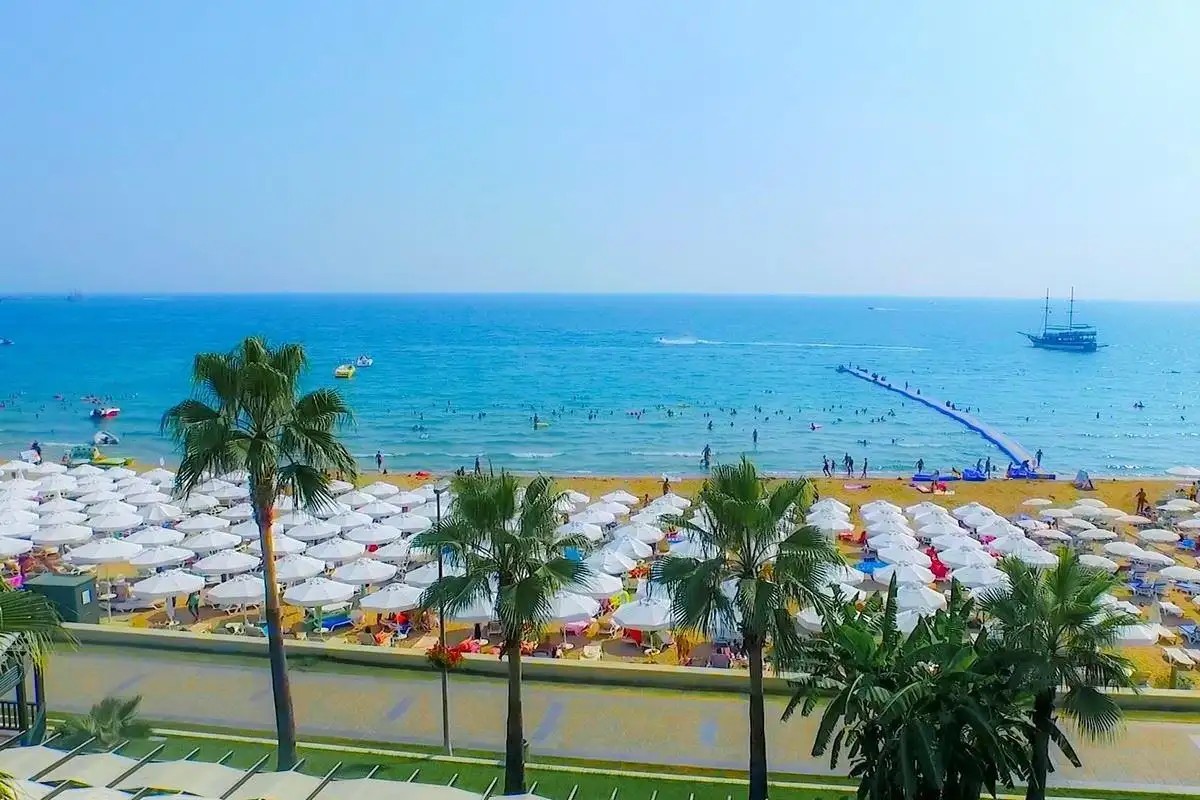 SANDY BEACH HOTEL