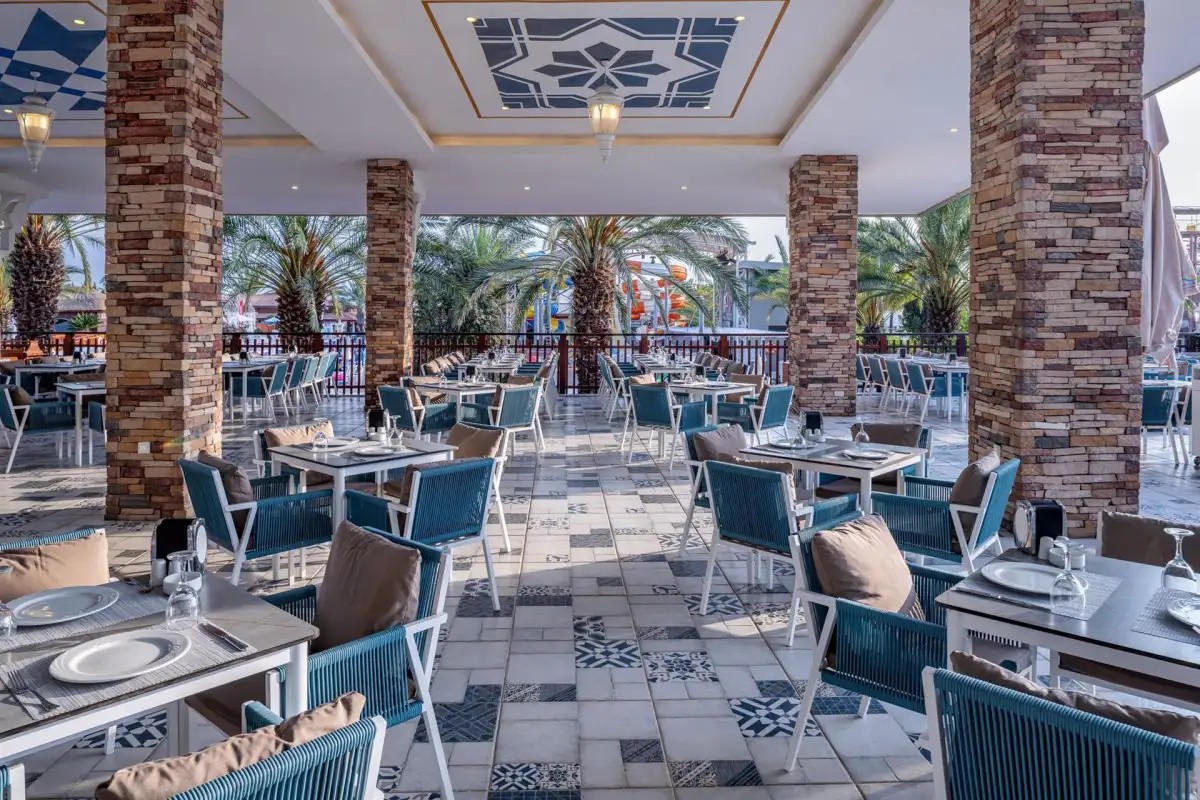 QUATTRO BEACH RESORT & SPA