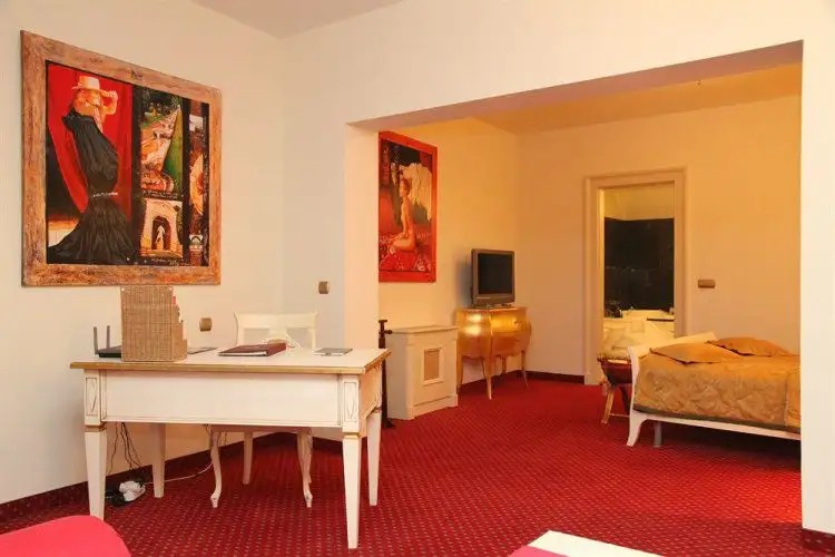 ST. GEORGE RESIDENCE