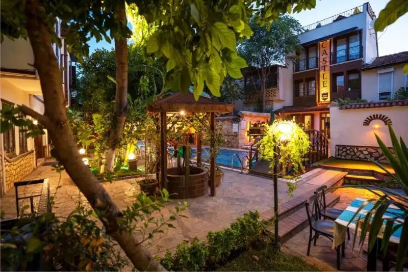 CASTLE HOTEL