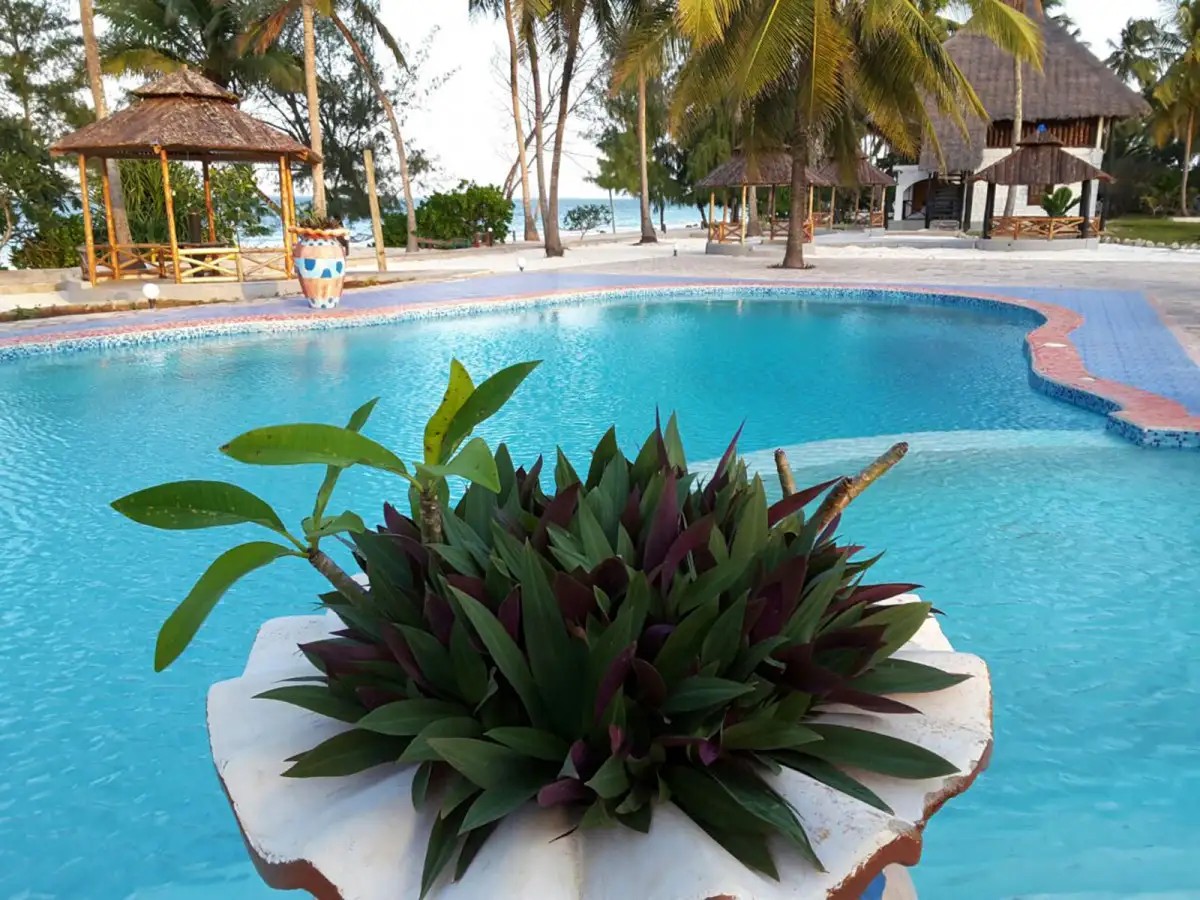 MERMAIDS COVE BEACH RESORT & SPA