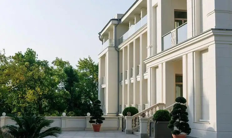 GRAND ROYAL RESIDENCES