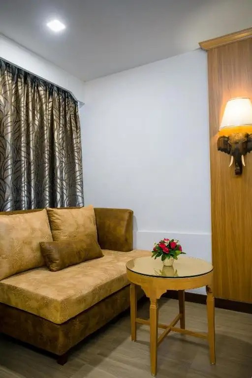 AIYARA PALACE HOTEL