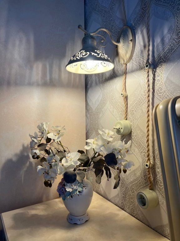 НОЧЬ НА ФАБРИКЕ КРЕНДЕЛЕЙ