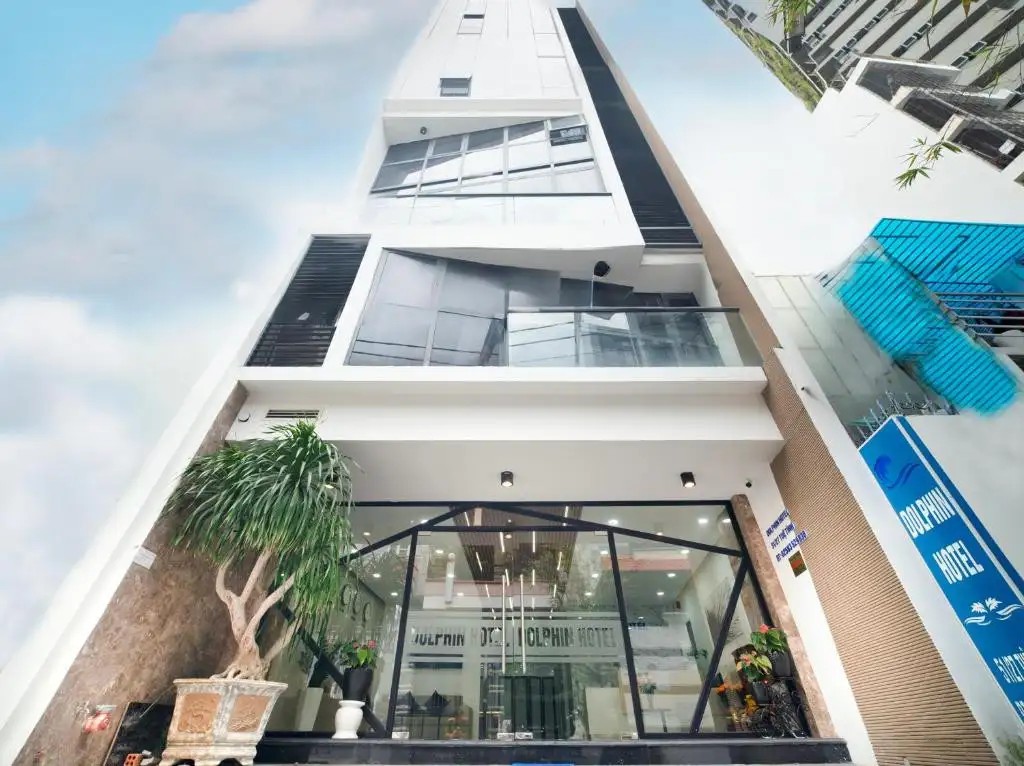 DOLPHIN HOTEL