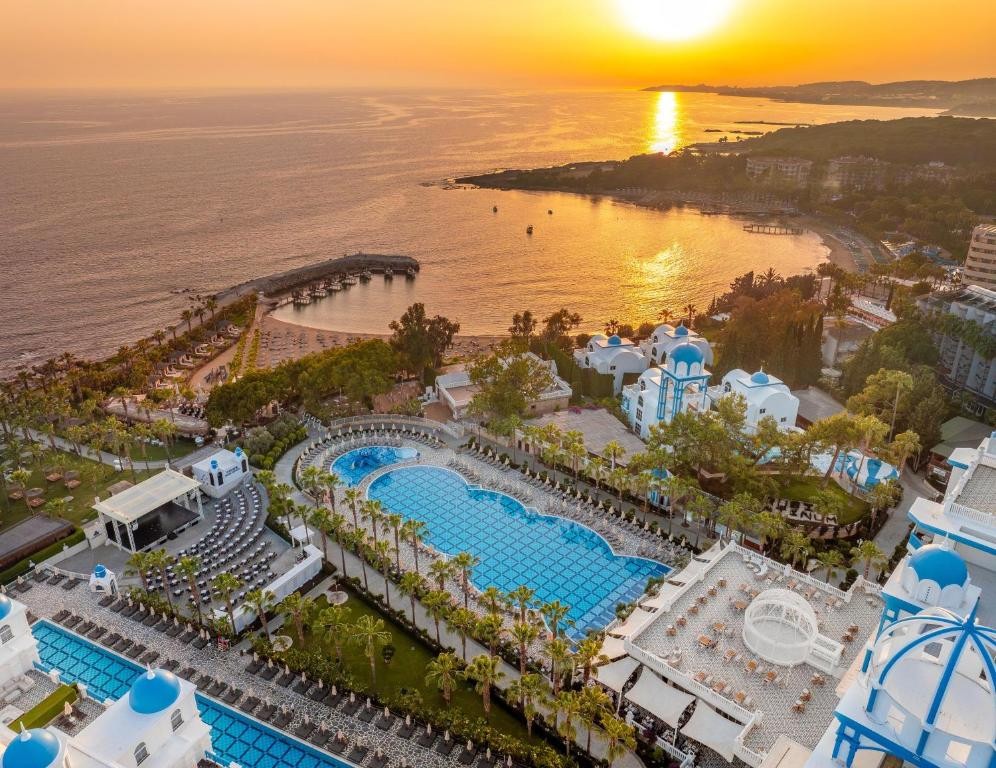 RUBI PLATINUM SPA RESORT & SUITES
