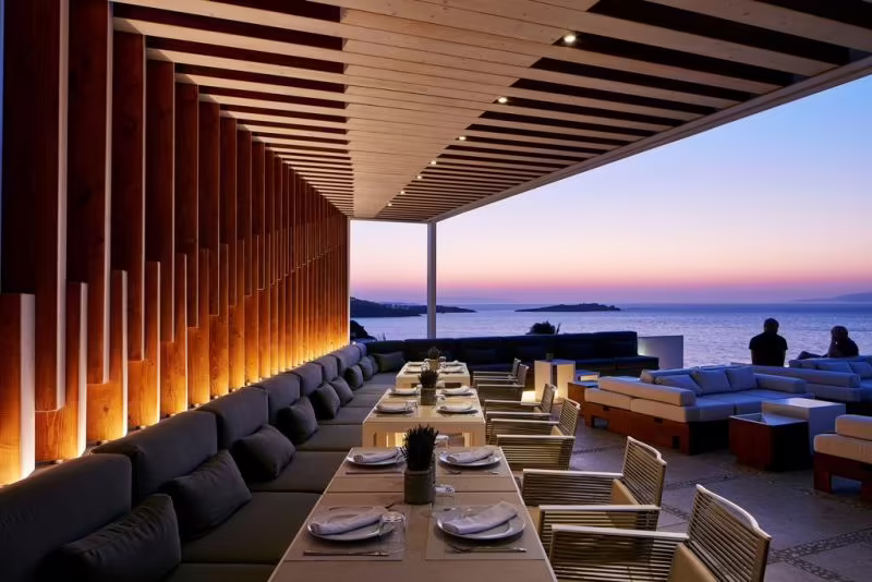 BILL & COO SUITES AND LOUNGE