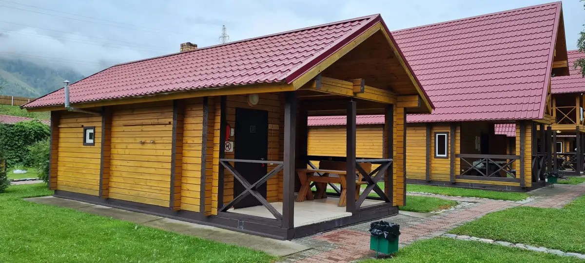УСАДЬБА СЛАВНАЯ
