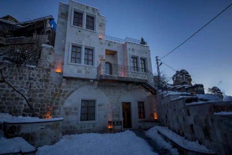 LUNA CAVE HOTEL