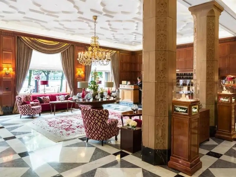 FAIRMONT HOTEL VIER JAHRESZEITEN